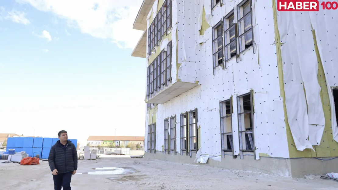 Dr. Evren Dinçer, Yeni Belediye Hizmet Binasında İncelemelerde Bulundu